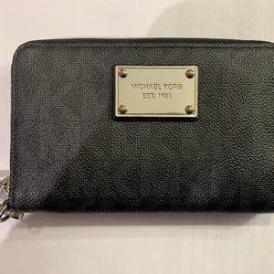 Michael Kors Wallet/Wristlet
